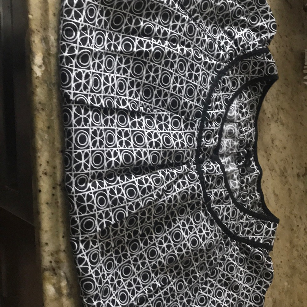 Style and Company 100 percent linen top in 16W